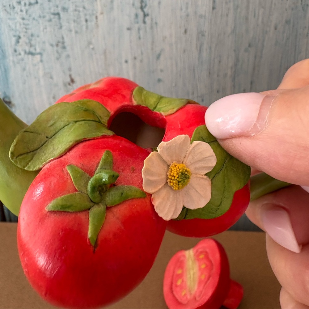 Tomato-Themed Mini Ceramic Teapot, Artisan Hand-Crafted - Picture 4 of 9